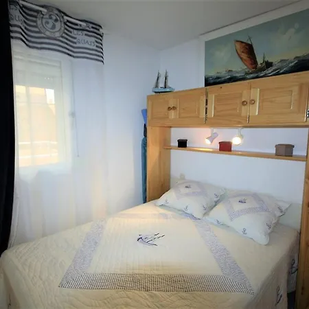 The Sea Within Sight דירה